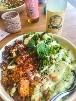 Lemongrass-Tofu-Bowl at Áro - Neutor in Muenster