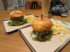 Best burgers eveeer at Terra Burger & Bowl in Tokyo