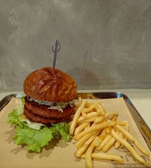 Soo good😍 at Terra Burger & Bowl in Tokyo