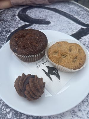 Only liked the baci   at Riviera Bistrot Pasticceria in Alassio