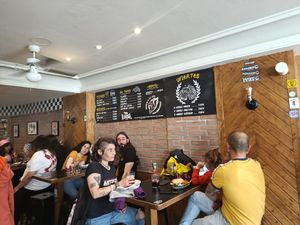 Ambiente at Cerveceria La Raposa in Oviedo