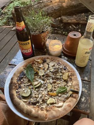 facile  at Gans Woanders in Munich