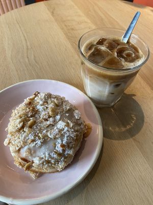„Bienenstich“ vegan Donut at Brammibal's Donuts - Alexanderplatz in Berlin