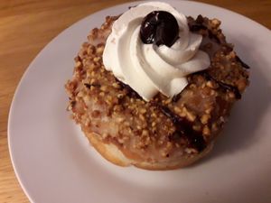 Frankfurter Kranz (charity donut of September 20) at Brammibal's Donuts - Alexanderplatz in Berlin