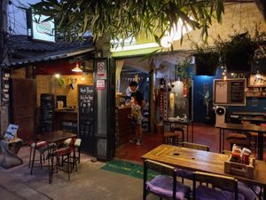 Outside at Good Burger in Pai