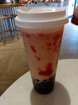 Strawberry milk tea (August 2025) at Möge Tee in Maastricht