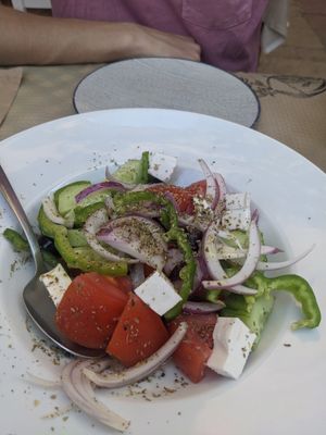 Vegan Greek salad at Mom's Kitchen in Kos