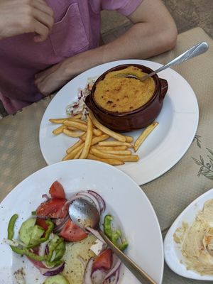 Vegan moussaka & salad at Mom's Kitchen in Kos