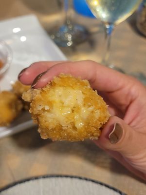 Vegan Cheeseballs 😍 at Mom's Kitchen in Kos