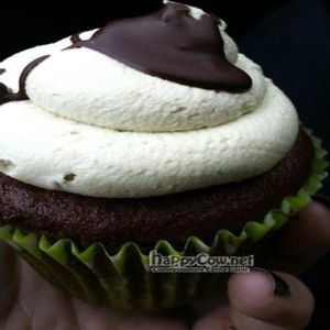 Cupcake at Lettuce Love Cafe in Burlington