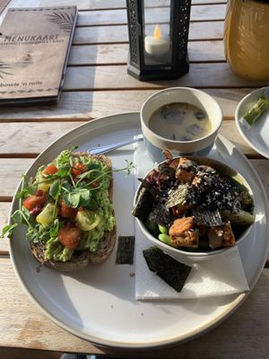 Vegan lunch platter   at Bowls 'n Rolls in Leeuwarden