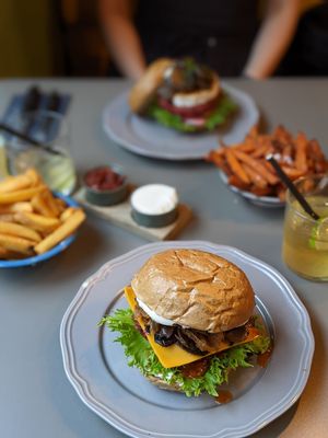 Berlin burger with beetroot patty 🤤 at Halifax Burgers in Koege