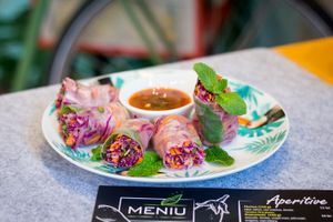 Veggie rolls at Nom Nom in Constanta