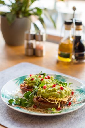 Sweet potatoes with guacamole at Nom Nom in Constanta