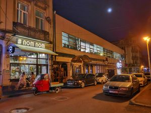 A quiet evening at Nom Nom in Constanta