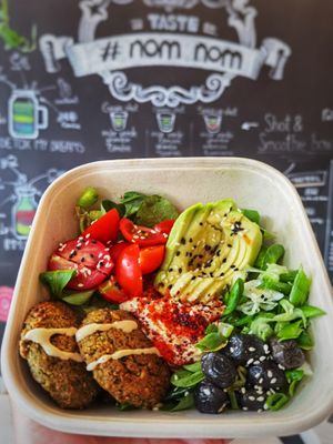 Mediteranean Bowl at Nom Nom in Constanta