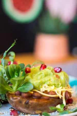 Sweet potatoes with guacamole at Nom Nom in Constanta