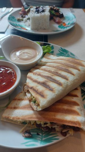  at Nom Nom in Constanta