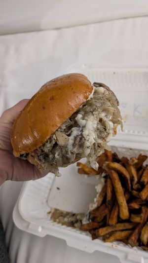 cheesy mushroom burger at Obscene Vegane - Cloud kitchen in Montreal