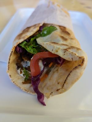 Plants Kebab im Fladenbrot at Mados Kebap in Uster