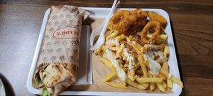 Planted Kebab im Fladenbrot, Onionrings, Planted Chicken Nuggets, Pommes at Mados Kebap in Uster