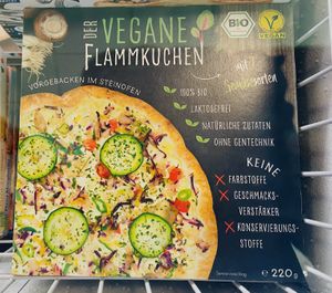 Vegane Flammkuchen   at denn's Biomarkt in Reutlingen