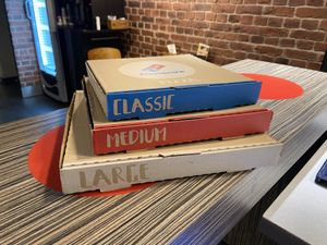 Pizza sizes  at Domino's Pizza in Reutlingen