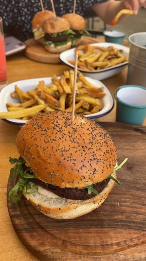 vegan Italian burger & classic fries  at Submarine burger in Zagreb