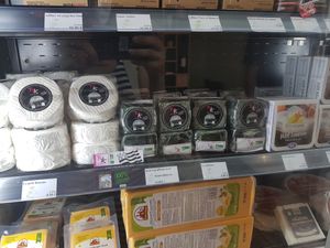 Marque bretonne "chèvre" vénéré super bon ! at Pistache et Cacahuète in Lille