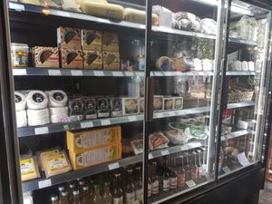 La vitrine de fromage
The cheese display  at Pistache et Cacahuète in Lille