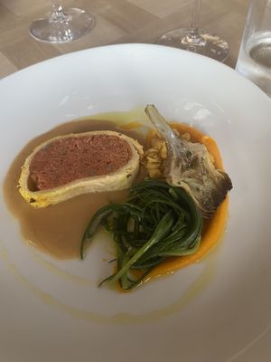 ‘Beef’ Wellington, chickpeas, artichoke and ‘friar’s beard'  at Fattoria San Martino in Montepulciano