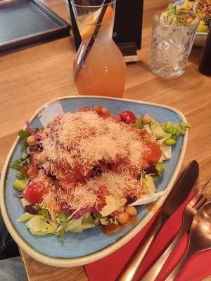 Yoga Shake Bowl at Ping Pong Poke in Salzburg