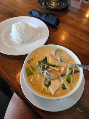 Red curry with tofu at Kin Khao Thai Eatery in Crescent City