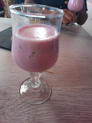 Alouda boisson à base de lait végétale, graines de basillic et agar agar at Le Dodo Posé in Clichy