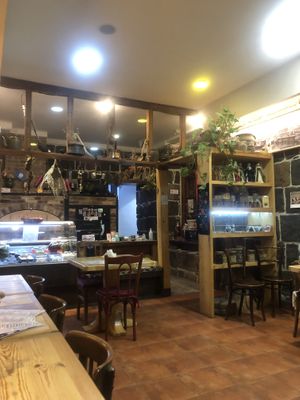 Interior  at Gwoog Gastrohouse in Gyumri