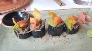 Maki de papaya vegano at UDON in Bilbao
