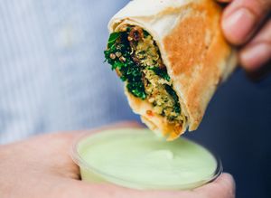 Fafellito Mini Wrap
Grilled miniwrap with falafel, kale, quinoa, pomegranate vinaigrette and vegan ras-el-hanout mayonnaise, served with our famous "Avocado fluff". at Fafelle in Stockholm