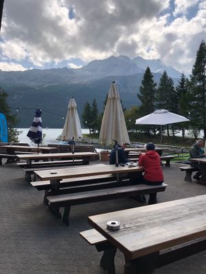 outdoor seating  at Pappaloù in Silvaplana