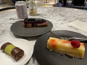 Dammsugare, Blueberry Cheesecake & Lemon Lime Strawberry Bar at Kafé Plattan in Stockholm