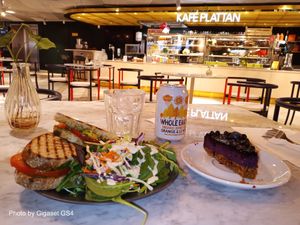 Warm avocado sandwich & super delicous blueberry cake at Kafé Plattan in Stockholm