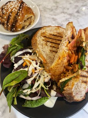 Tofu bahn mi and cinnamon bun  at Kafé Plattan in Stockholm