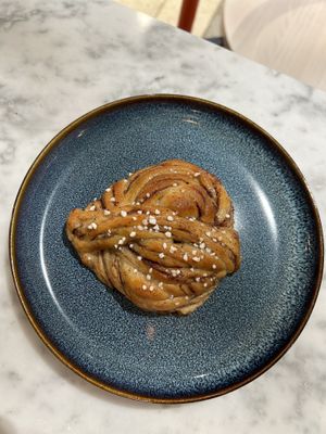 kanelbulle #Veganuary at Kafé Plattan in Stockholm