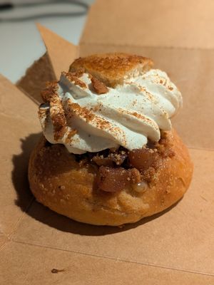 Apple pie semla at Kafé Plattan in Stockholm