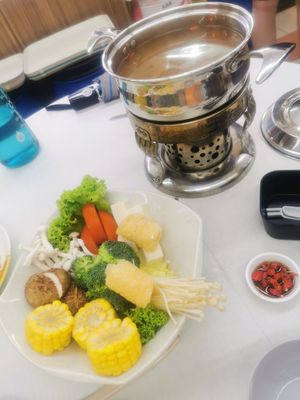 Mini hotpot mushroom flavour at Su Wei 素味小厨 in Central Singapore