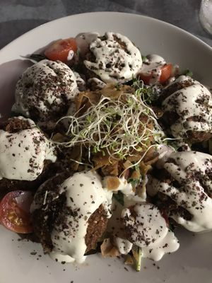 Falafel Bowl at Miyė in Montelimar