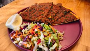 פיצה - ממש טעים. מומלץ מאוד. at Pumpkin Cafe in Antalya