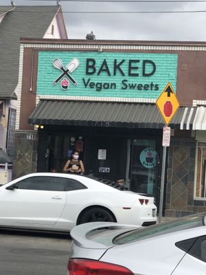 Front view of the building at Baked Vegan Sweets in Long Beach