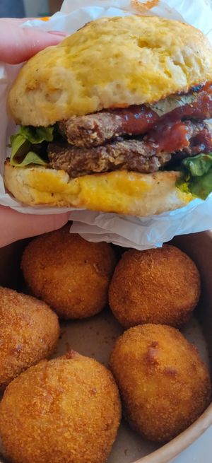 Seitan chickn burger and mac n cheese balls at The Forest in Oroklini