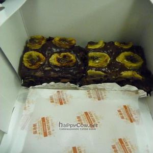 Takeaway chocolate cake at Vegan Cafe - Mondano in Hiroshima