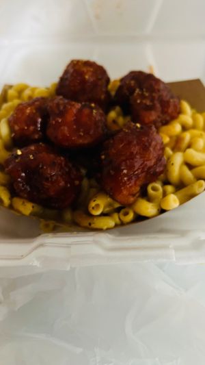 Cauliflower bites and Mac and cheese at Your Vegan Chef in Dayton